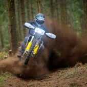 Entwickelt für anspruchsvolles Gelände, vereinen die neuesten Offroad-Bikes Präzision, Agilität und Kontrolle.